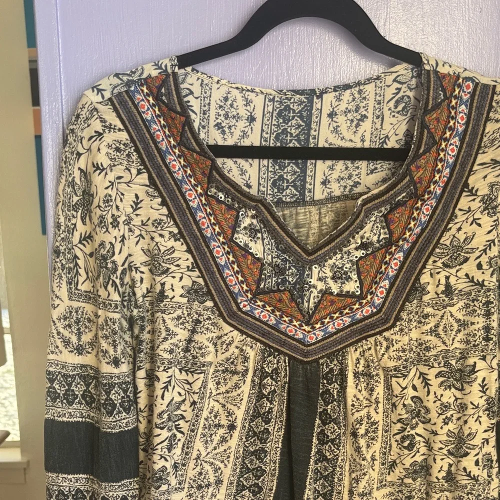 Akemi + Kim Anthropologie bohemian boho beaded 3/4 sleeve navy blue pink cream - Picture 4 of 7